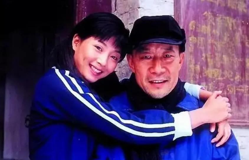 李雪健和殷桃——戏里戏外深厚的“父女情谊”，传为佳话
 
李雪健和殷桃是隔代的优