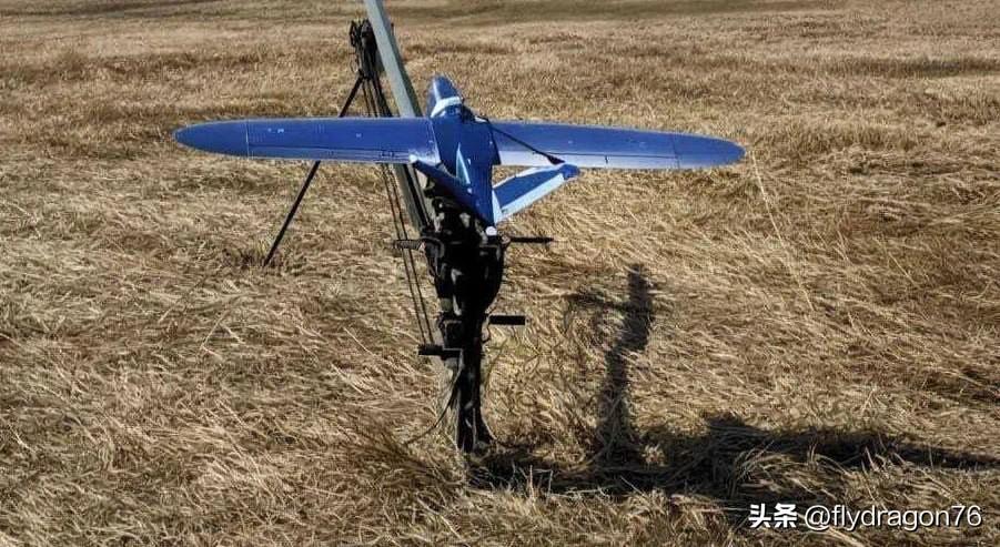 ✈️🇺🇦 乌克兰无人系统发展动态

一款名为“热狗”（Hot Dog）的乌克