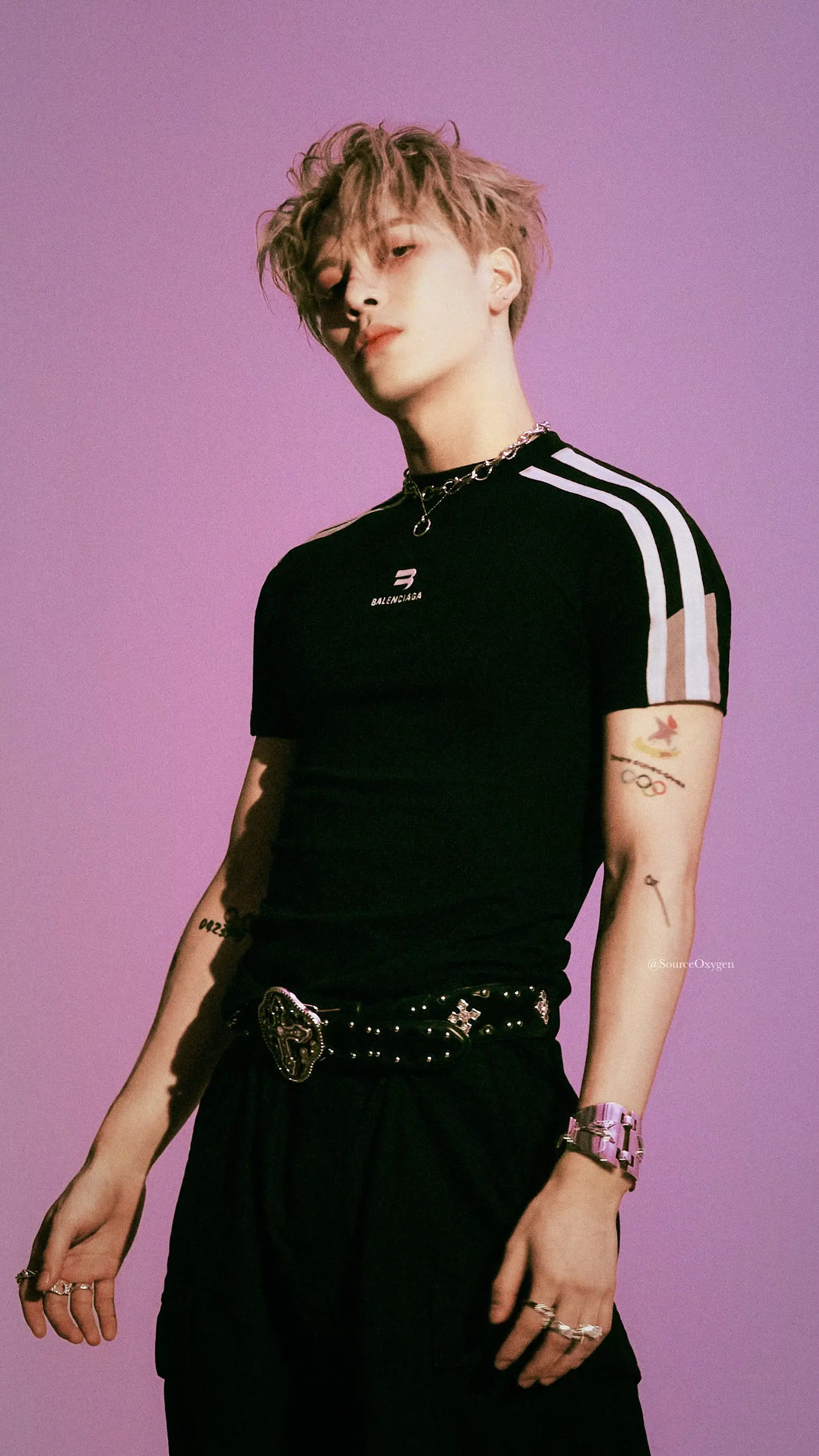 此男是神❤️‍🔥。作为首位登上Metal母版的亚洲艺人  时尚表现力...