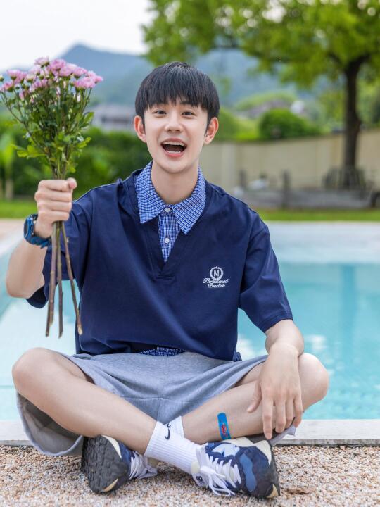 明天母亲节！🌸🍃…