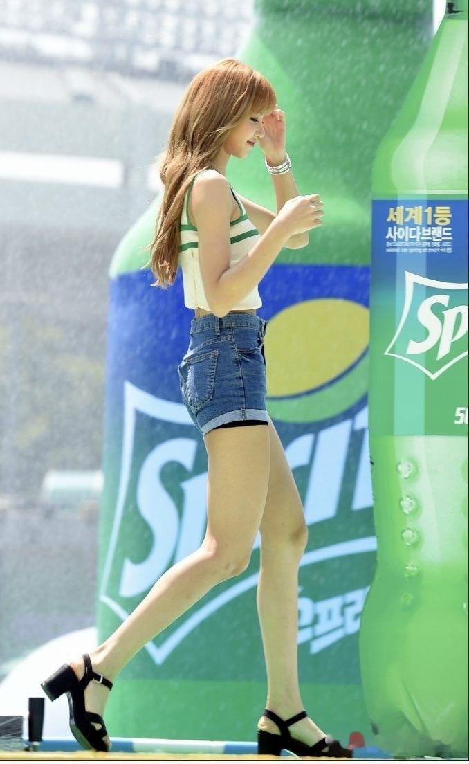 lisa这腿p都不敢这么p地表最强167的女子🥳名品腿精Lisa🫰🏻 