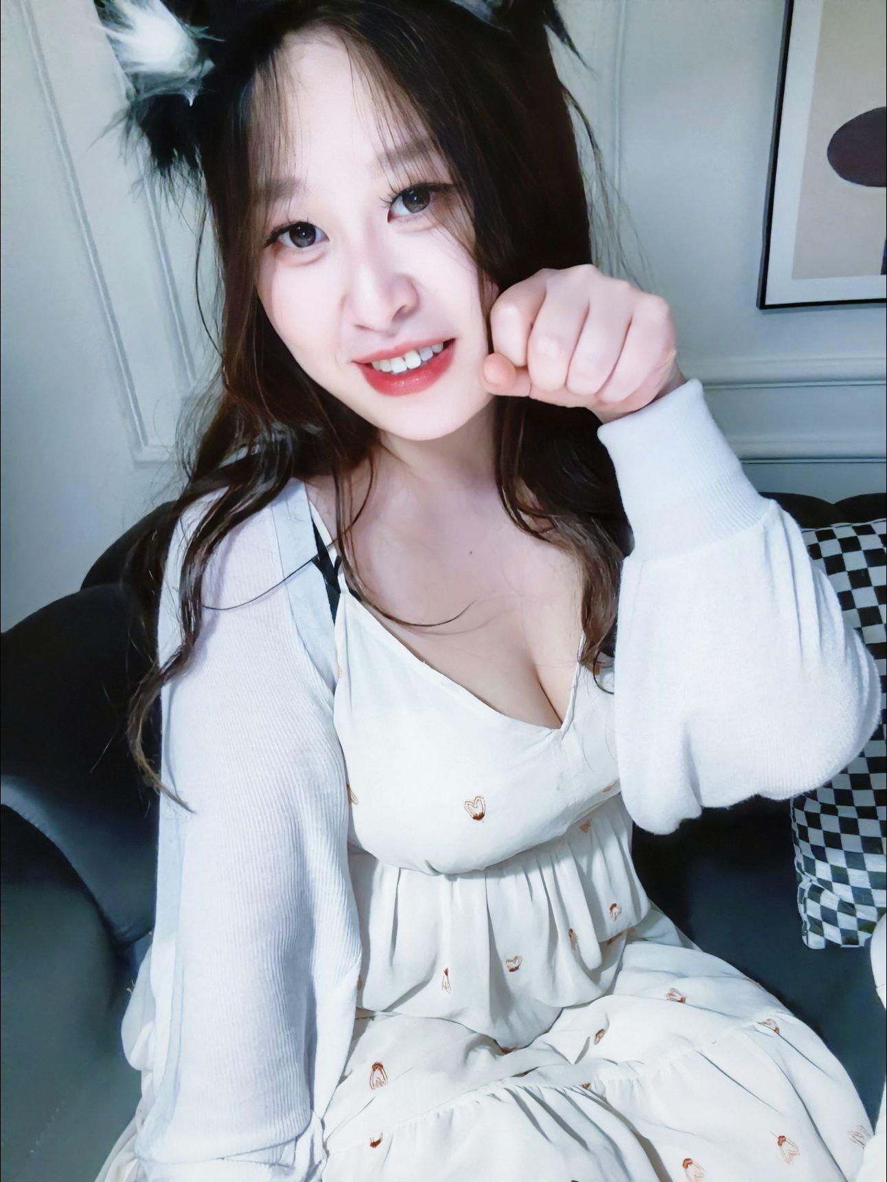 装美女好累   幸亏姐是个真美女