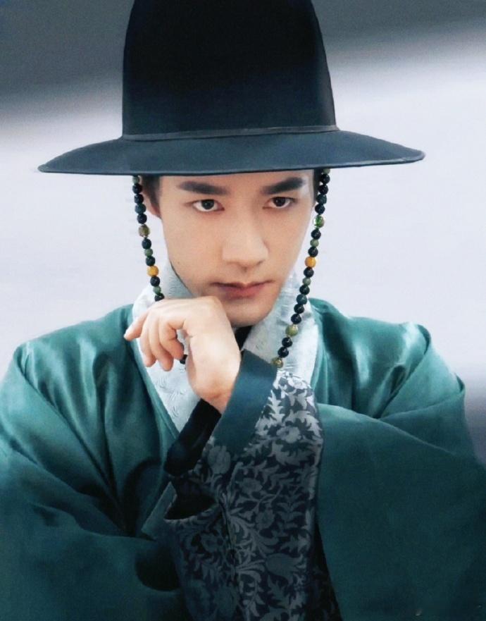 此沙演了我的古早小说白月光陈彦允这个角色真的自带滤镜💫温柔又有分寸，深情却不张