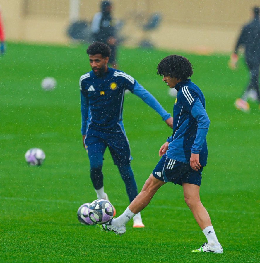 C罗和利雅得 据利雅迪亚阿卜杜勒马利克·贾巴尔通过了体能教练的所有力量和耐力测试