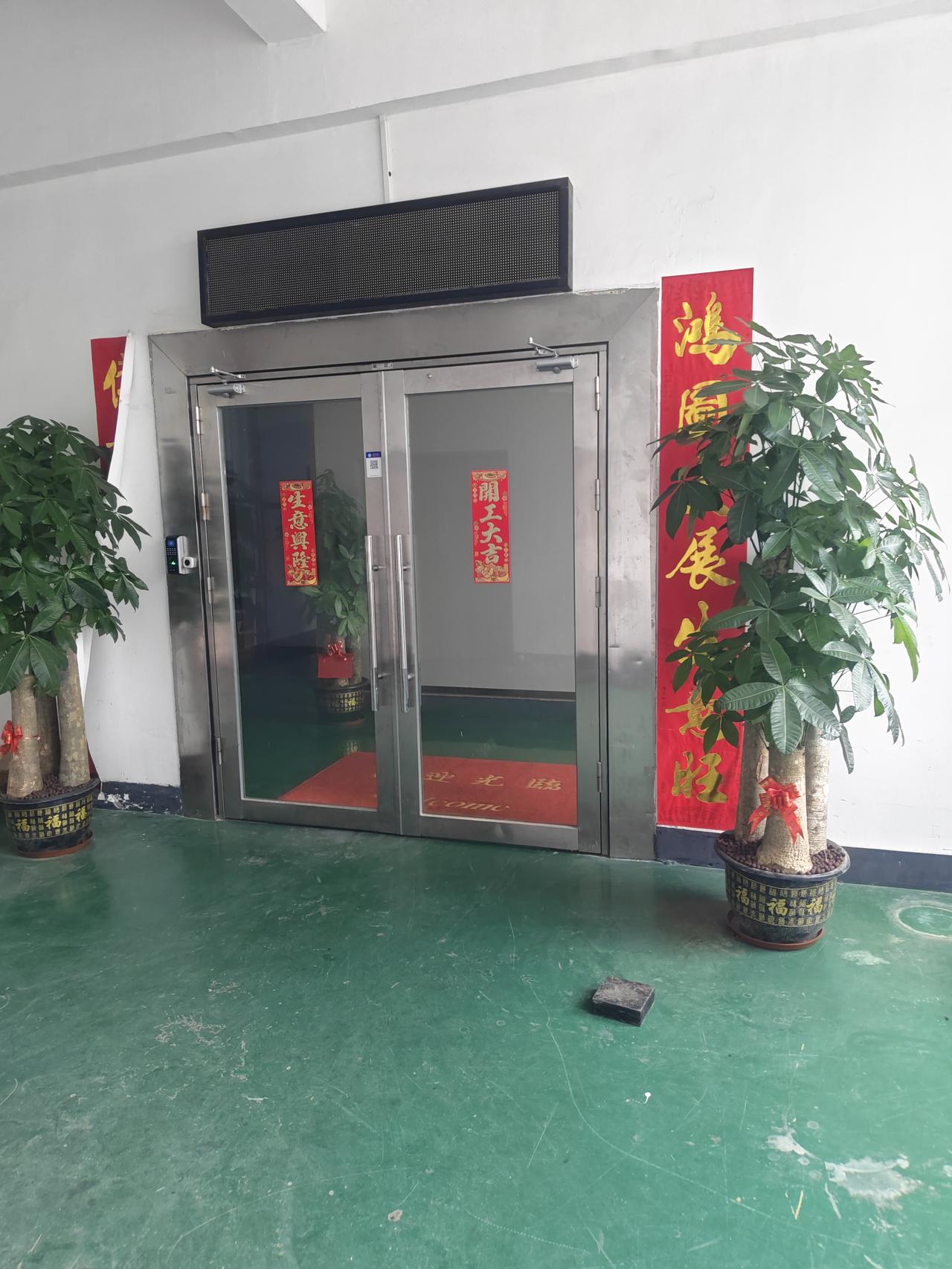 记录我的2026今天送外卖，真的被吓到。很多自建房，尤其是在深圳，他一边是电梯，