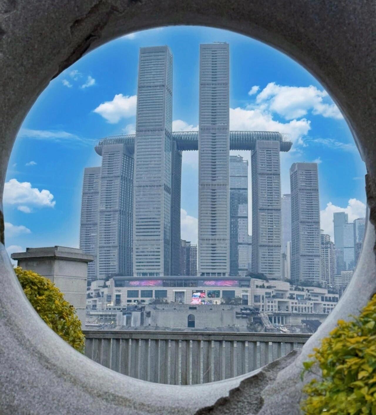 山城漫漫，雾都茫茫，这个城市，很是热点！ 