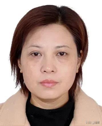 宝鸡法院悬赏公告
被执行人：陈海容，女，生于1976年12月2日，汉族，
住陕西