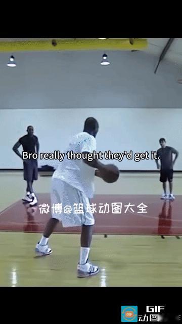 奥拉朱旺传授同一个篮球动作，看看这些NBA球员谁学的最好......[思考] ​