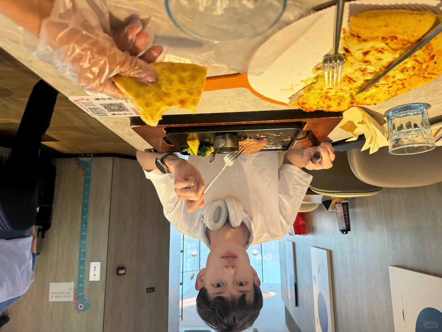 用我的办法让你一招边美，
就是把你的照片倒过来，我试了一下发现还真的是，大家快来...