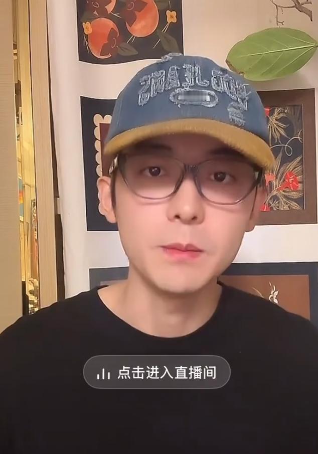 赵志伟澄清和虞书欣绯闻
当年录制《一年级》的时候，他被说和虞书欣恋爱，出轨虞书欣
