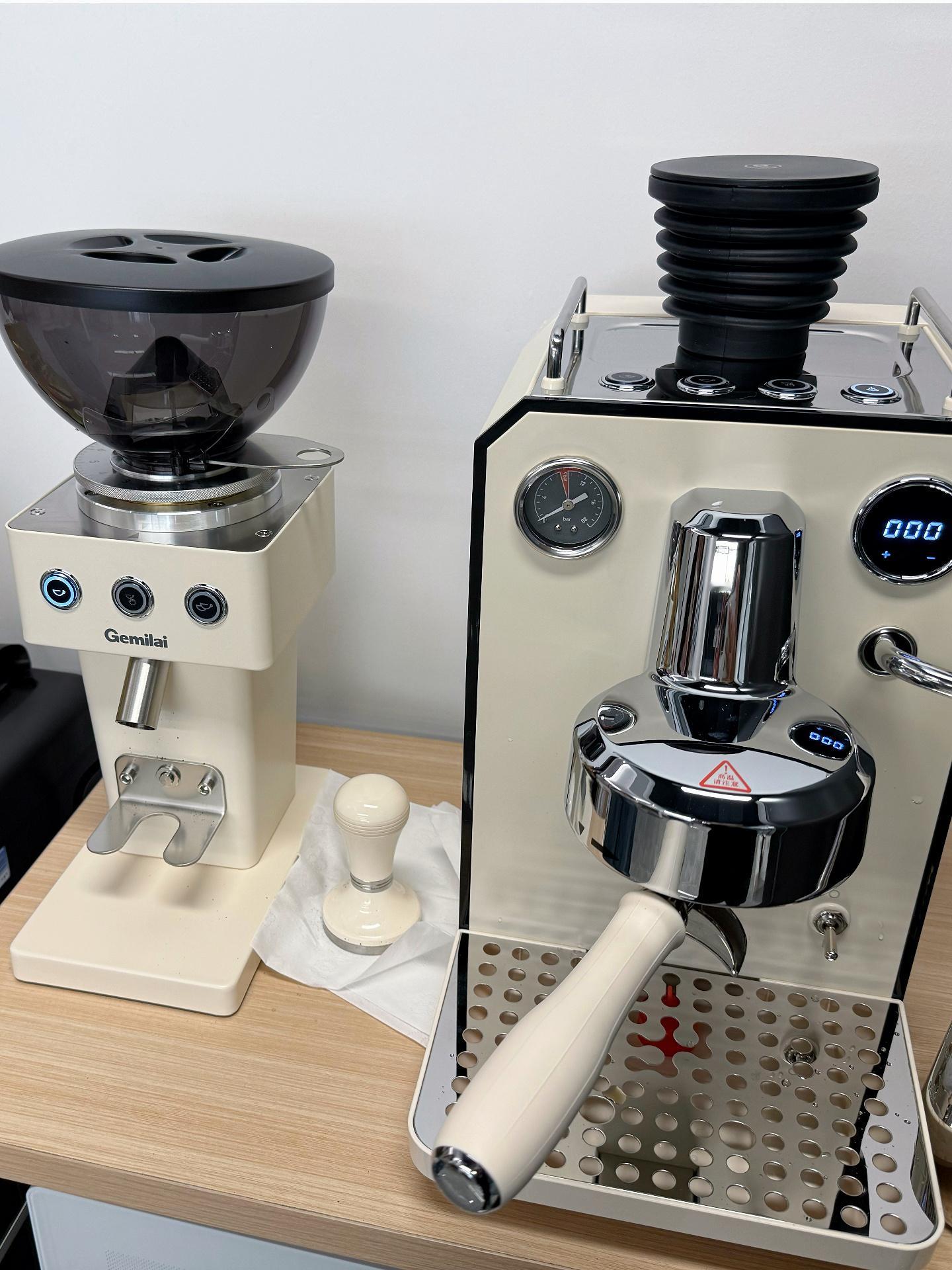 库迪将取消全场9.9元库迪忘如本了，这样那谁还喝库迪了，除了价格没啥好的，我还是