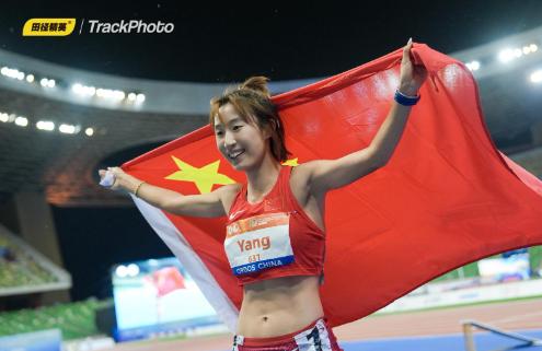 10分14秒68！宁夏选手杨屹婷拿下U23亚锦赛3000米障碍冠军。
这场赛事中