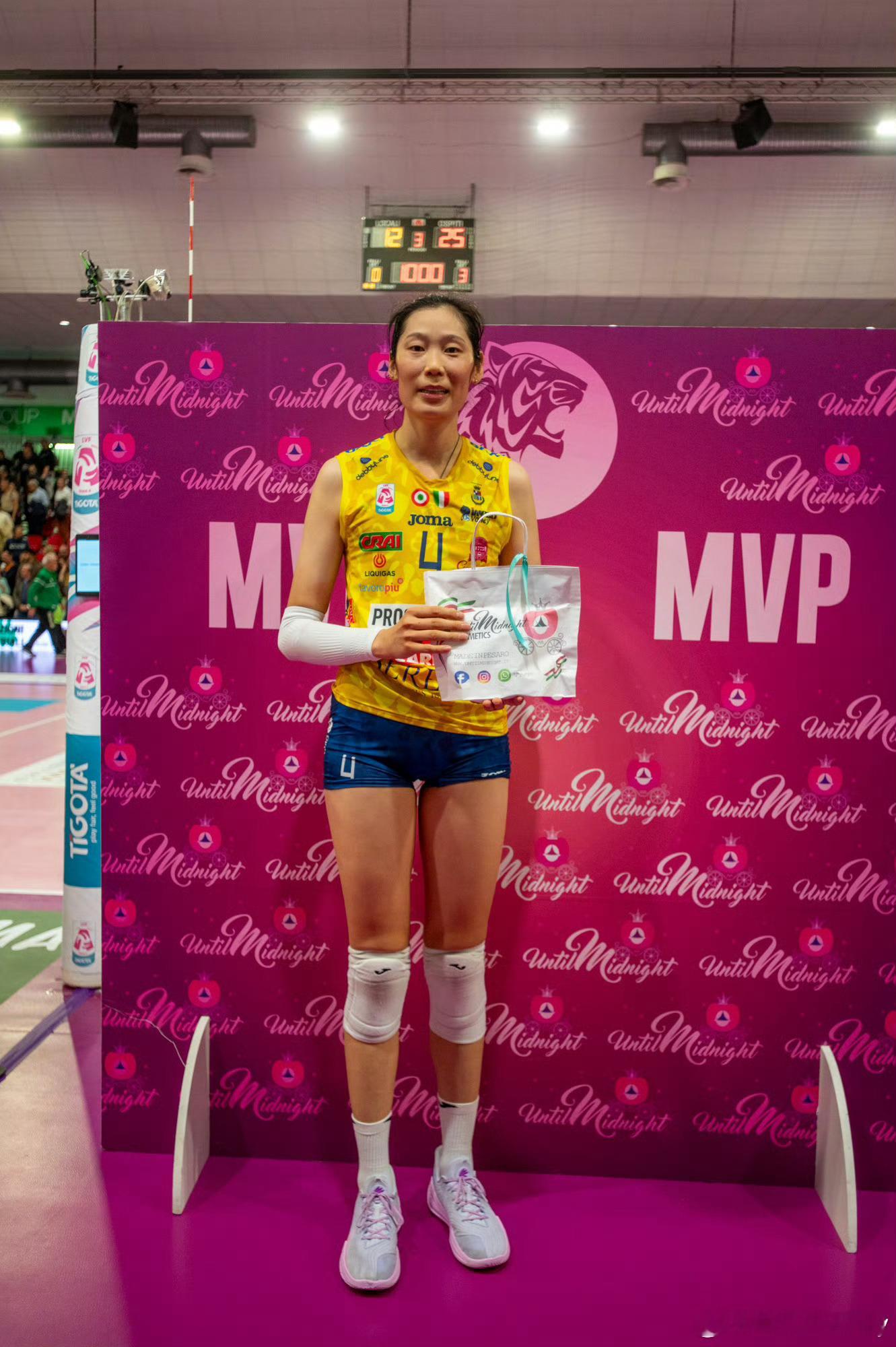 今晚好看的比赛扎堆😎。除了瓦基弗和费内的总决赛次回合外，等了好久的朱婷的意甲总