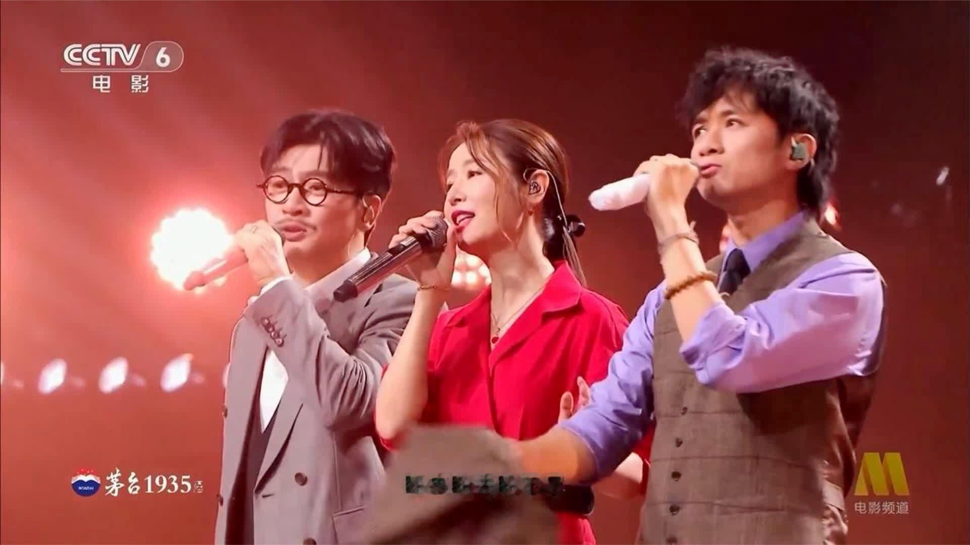林心如、古巨基、苏有朋演唱《情深深雨濛濛》满满的回忆涌上心头