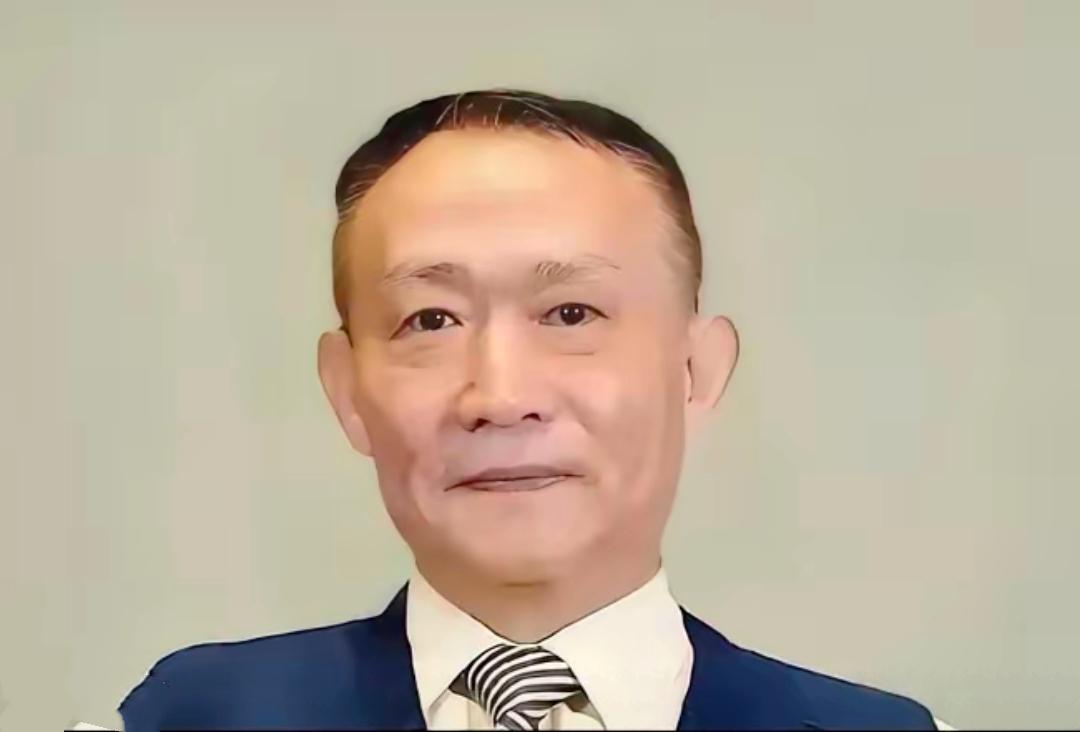 卢麒元这次的发言，真的是一石激起千层浪，他直言不讳地批评了一些学者，认为他们明明