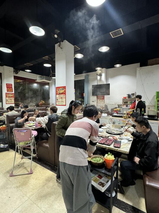 花都这家牛肉店人这么多？？？