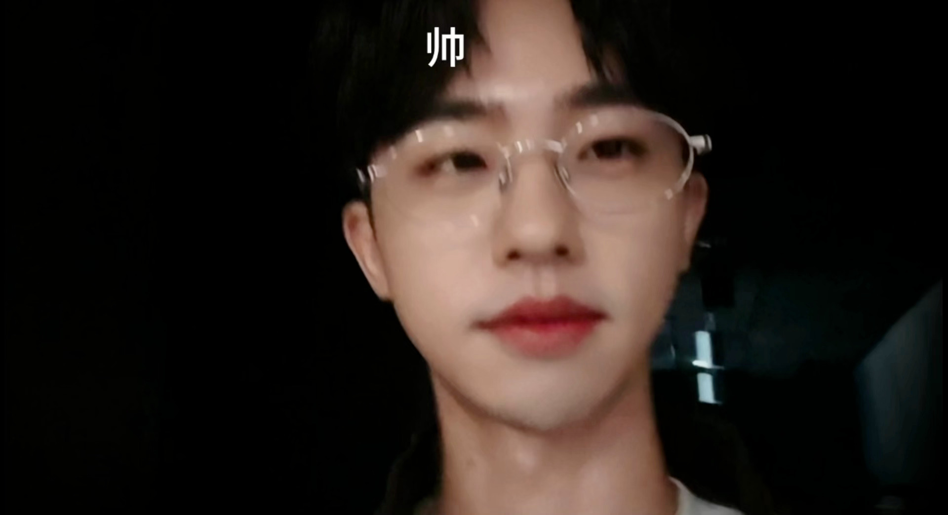 昨天睡太早怎么错过了何运晨的明信片好臭屁呀小宝贝！  专栏 · 奇迹小啾