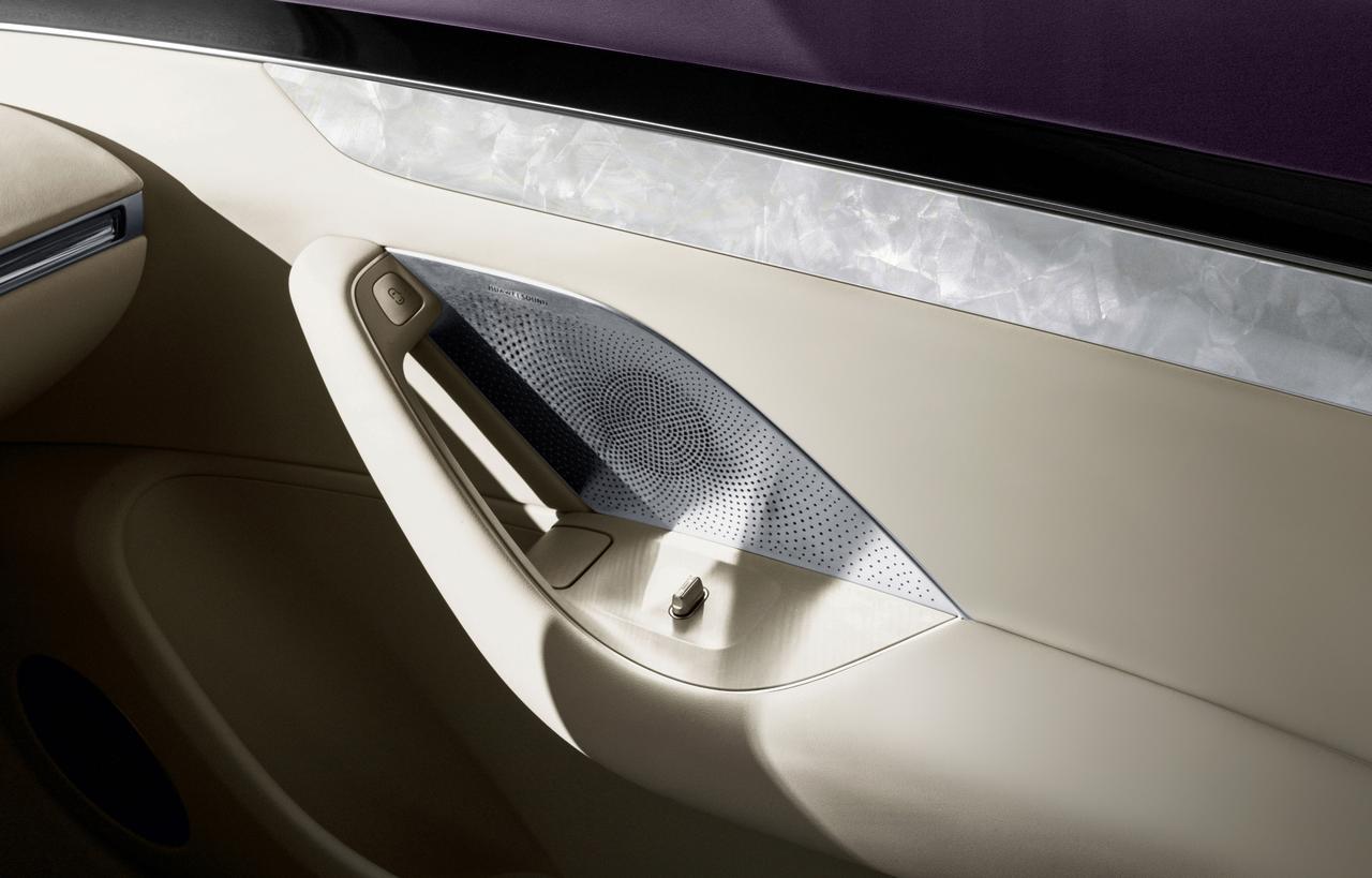 智界口碑与销量双双提升,它是如何赢得理性家庭认可的?
智界新款R7和S7车型,在