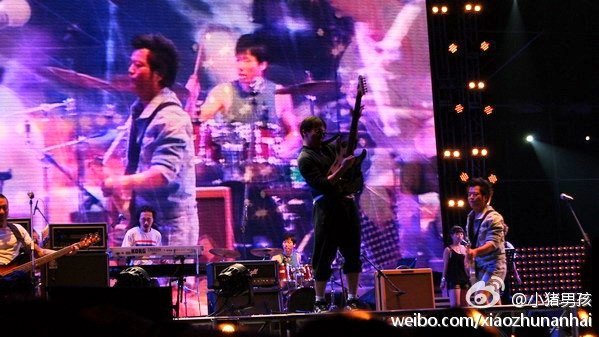 歌手何勇去世2011年现场看过他的现场！ ​​​
