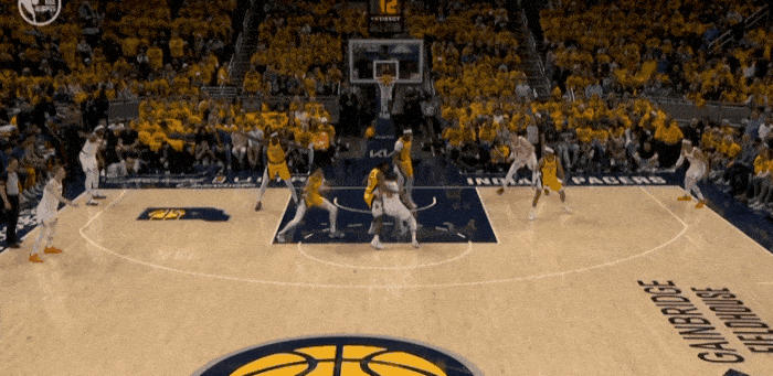 遮眼防守再现NBA赛场，今天尼克斯对阵步行者季后赛第三场比赛，步行者除了对布伦森