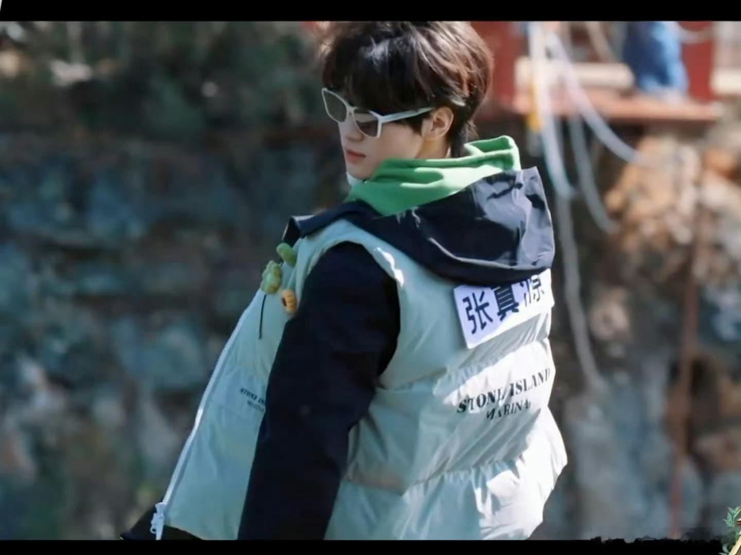 张真源2倍速走吊桥  张真源这期更是强得没边  看着张真源轻松应对2倍速吊桥挑战