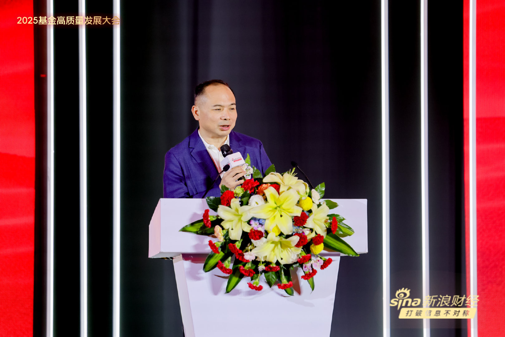 今天的人民币完全有能力挑战美元霸权【专家称A股从投票器走向称重机 】对于美元来讲