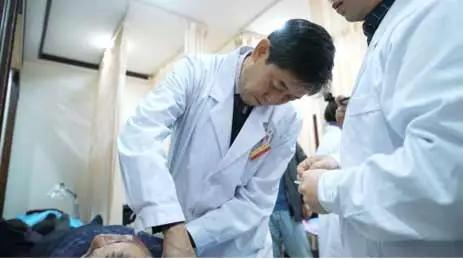 《仁心妙手，内外双调》

世人皆赞妙手回春，却不知医者仁心方为无价之宝。高超医术