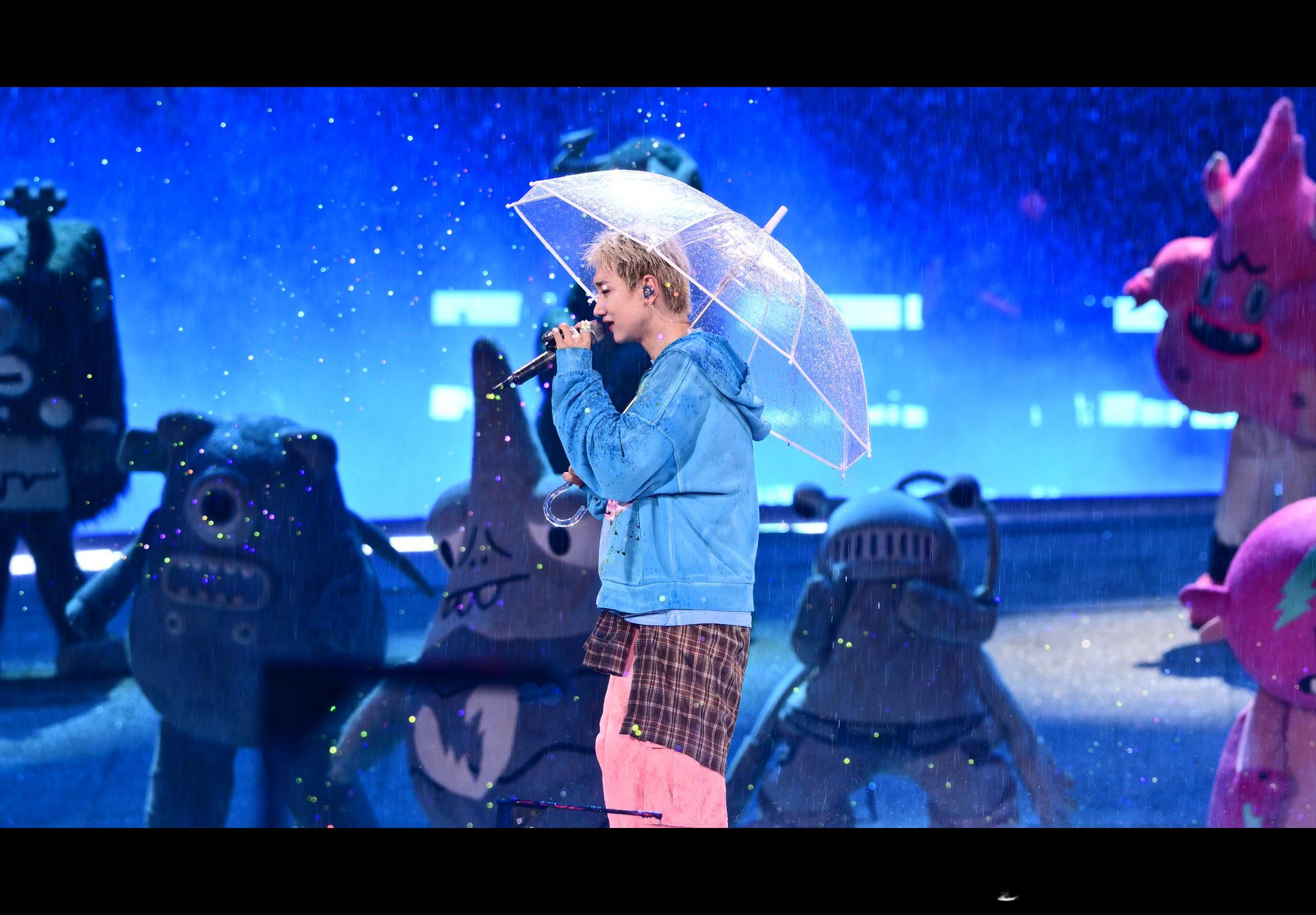 读卡器淋雨了之后真的不太好使 就是随便看看视频 都给我卡住了。。。。。虽然这一帧