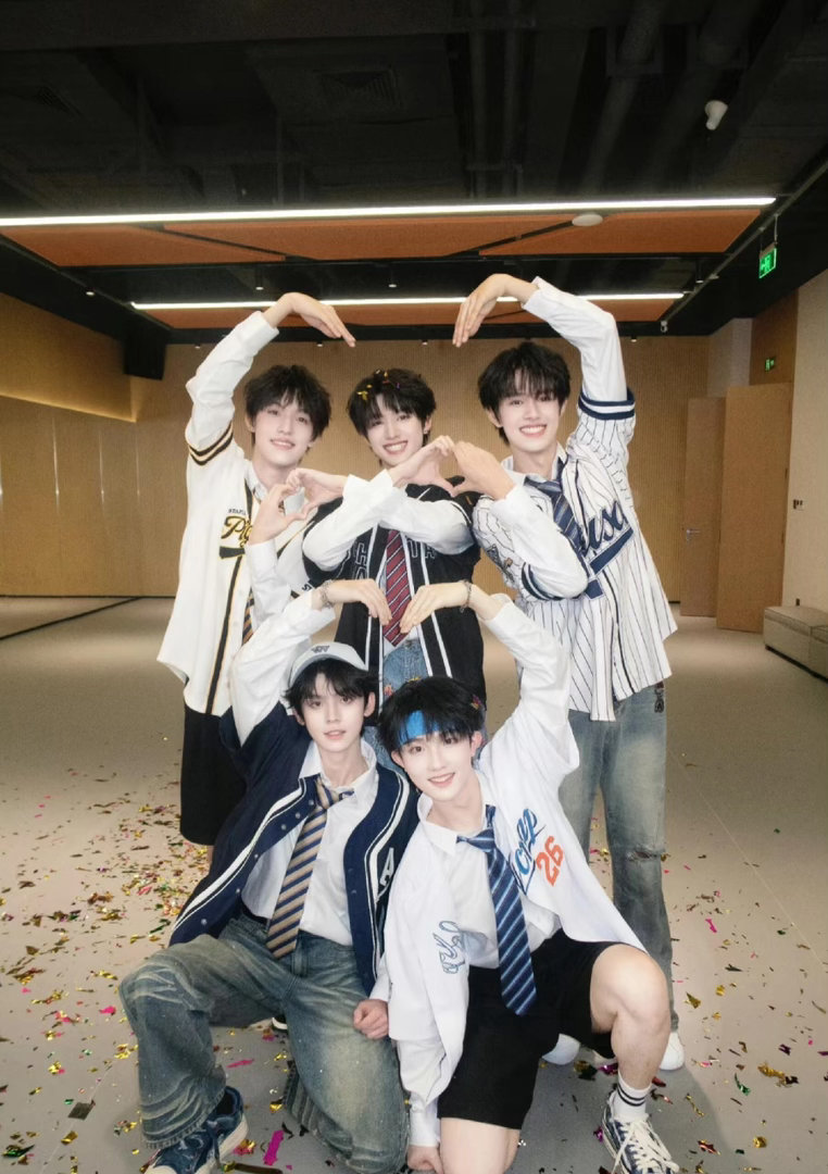 苏新皓演唱会单人机位登陆少年演唱会直拍才是检验妆造的标准澳门演唱会马上就来，还有