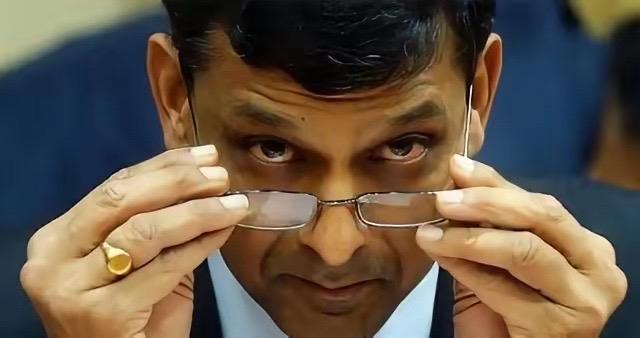 印度最强经济学家拉詹接受美媒采访时曾表示：世界上只有一个中国，印度根本没有能力学