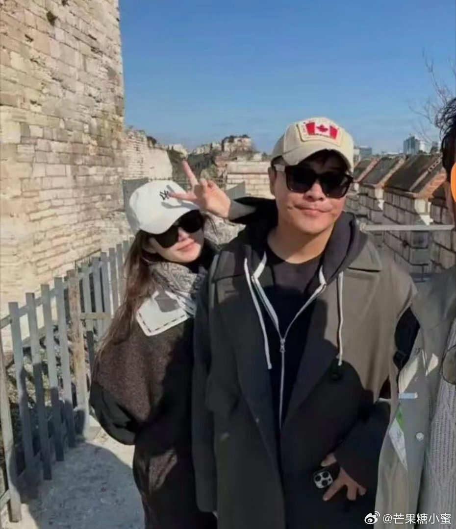曝陈思诚女友恋情相差21岁，因拍戏相识，恋爱整整四年，一直安安静静谈恋爱很少营销