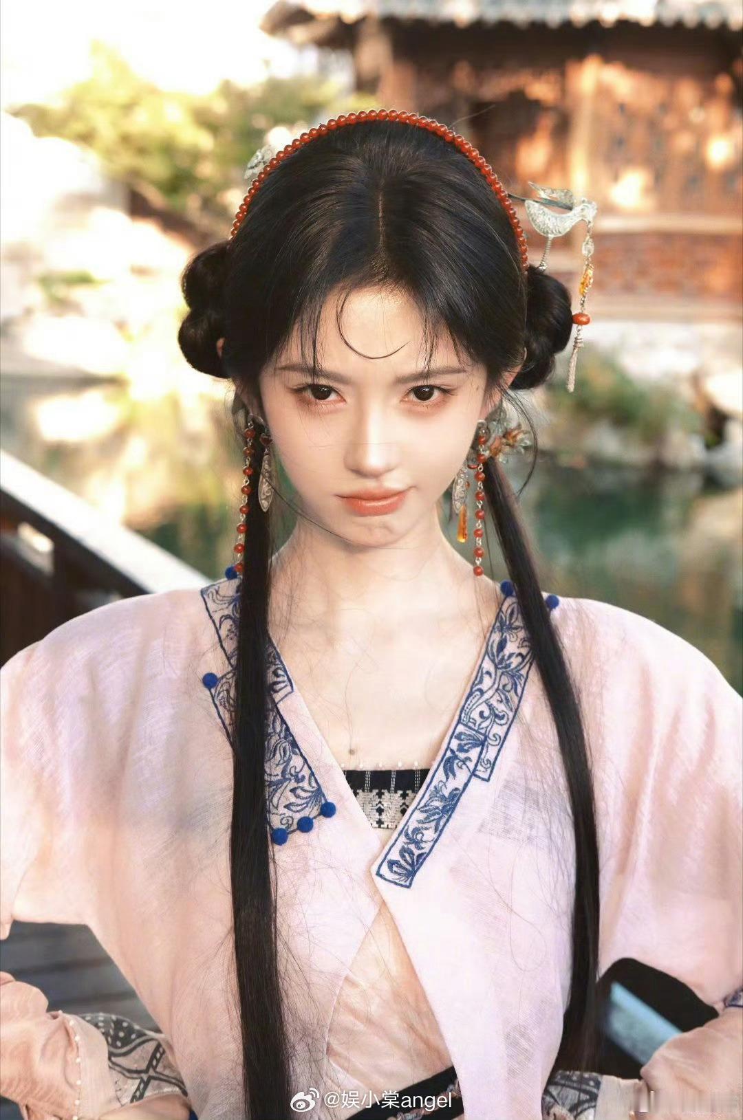 鞠婧祎阿黛进行曲 完全是萌妹来的 
