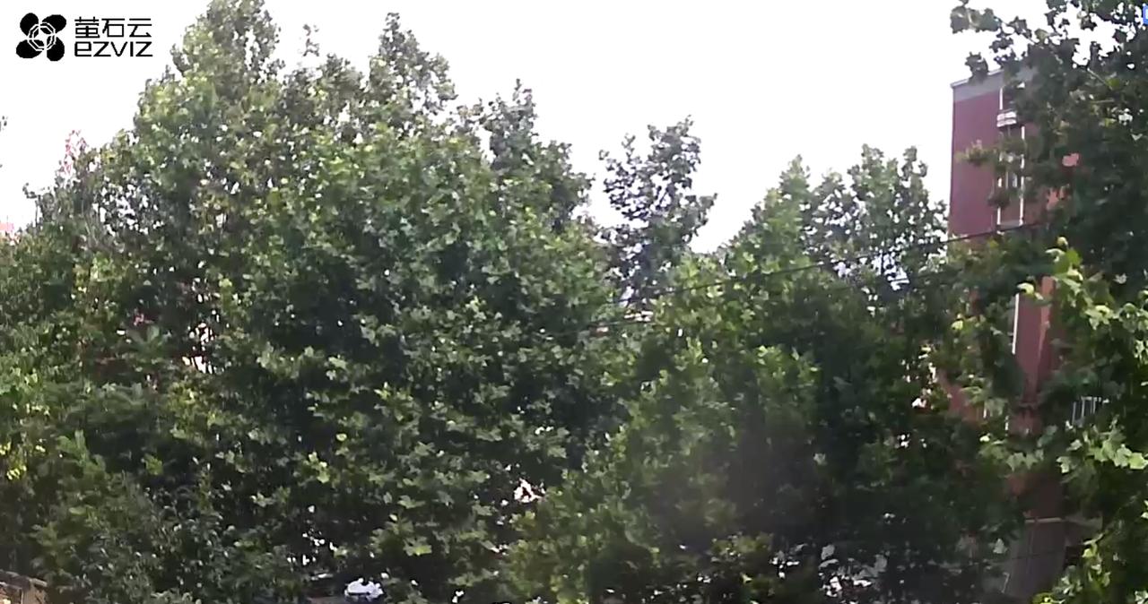 下午14：00市区天气多云，气温25.6度，相对湿度75%，吹偏南风，目前大连地