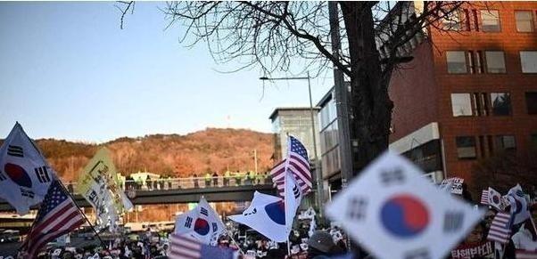 美国人骨子里都清楚：中国无论武器进步多快，先进到什么程度都不会主动攻击美国本土，