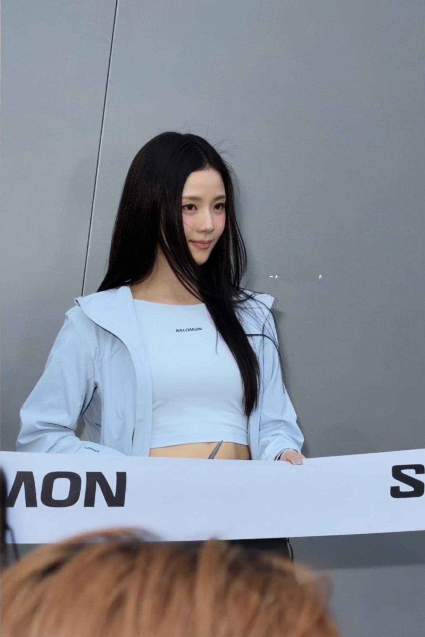金智秀晒吃糖葫芦自拍宝宝太美啦 期待正规一 多来中国呀 