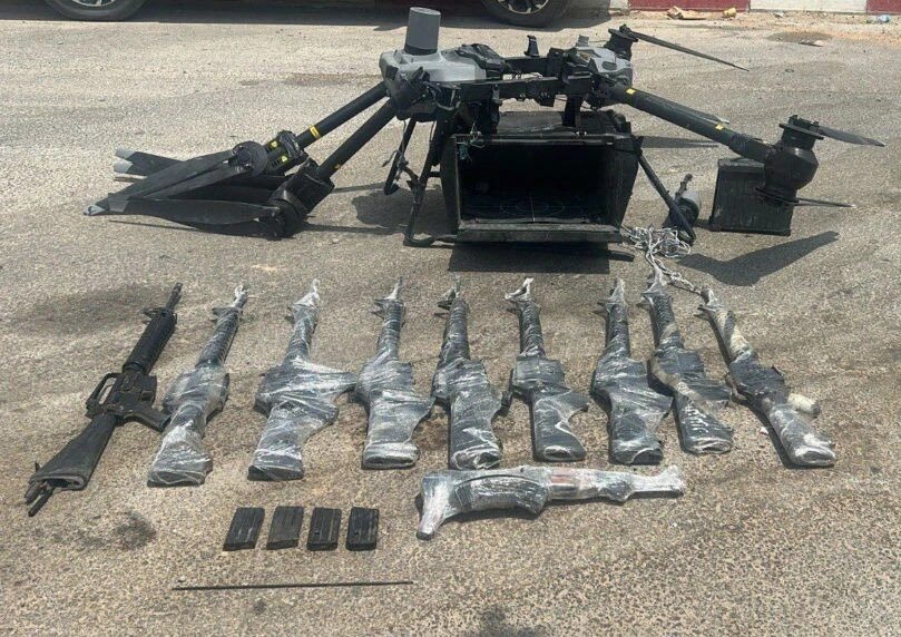 107事件后，以色列南部的内盖夫沙漠地区，每天有数百架次的大型无人机带着枪支弹药
