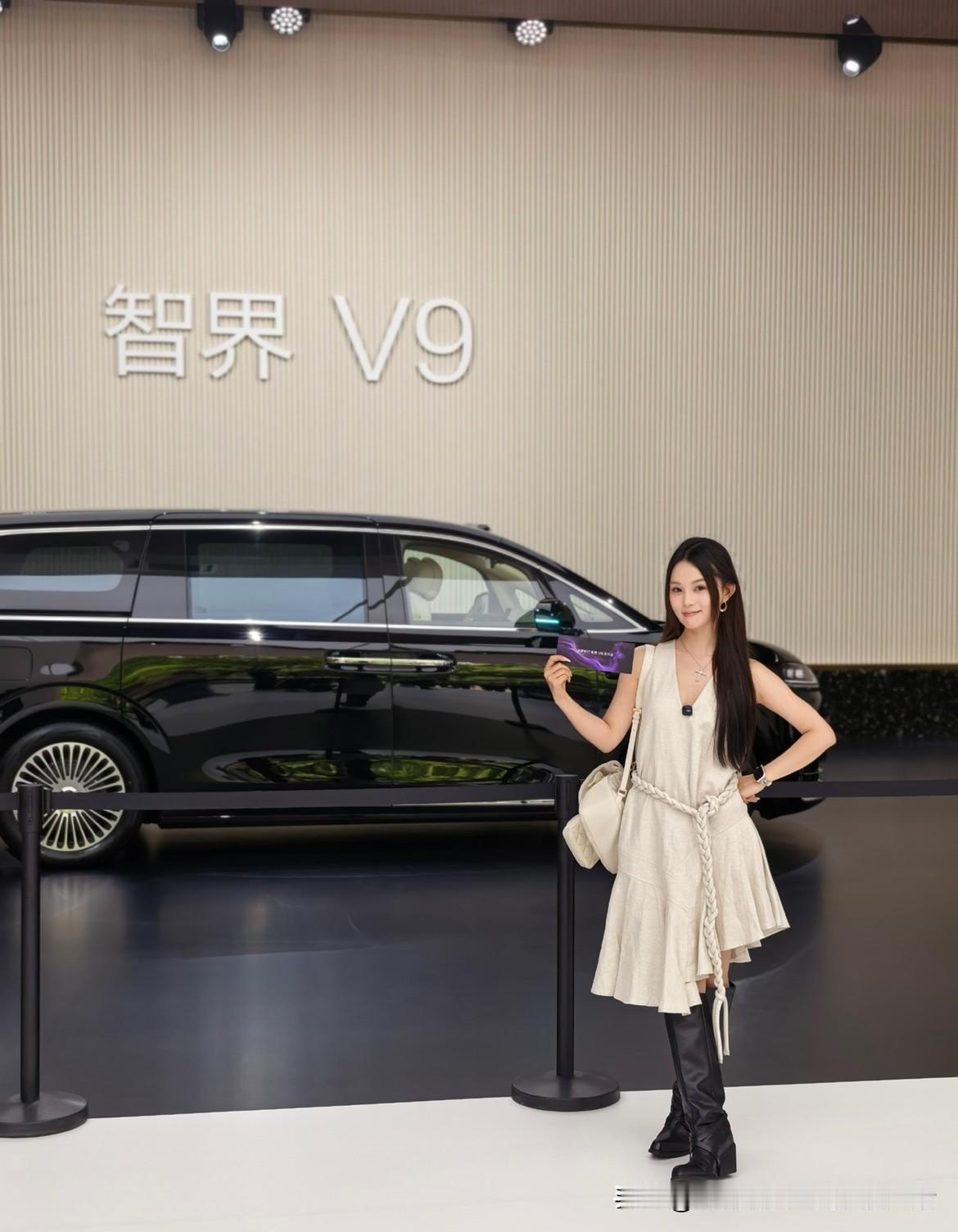 智界V9价格太香了！[惊喜]
38.98万-51.98万，四大版本任选

✅Ma