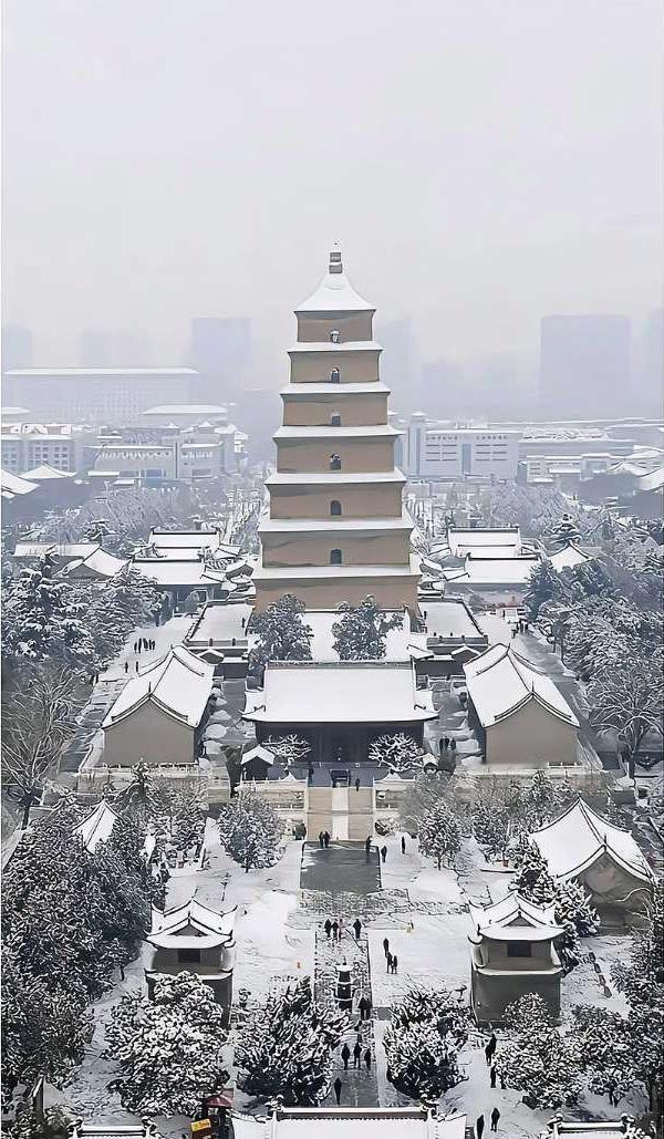 西安春节返程日突降暴雪！气温骤降20℃，市民：一日穿越冬夏

2026年农历正月