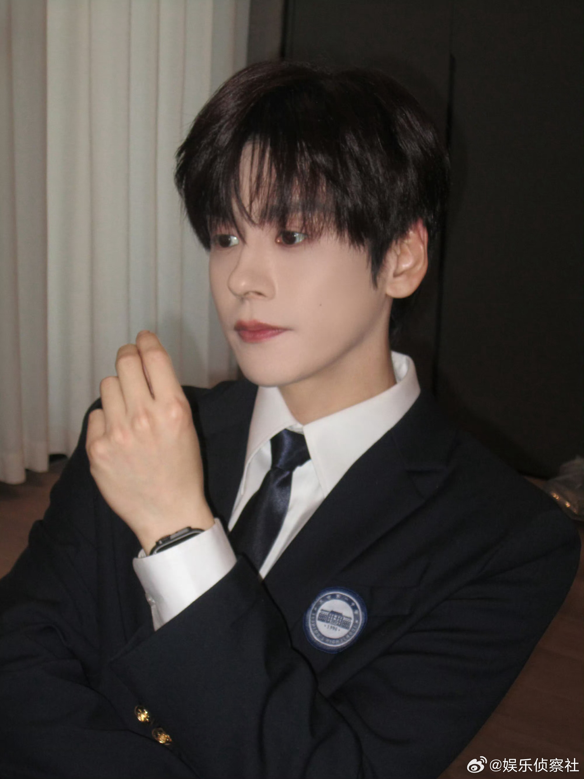 魏哲鸣身上那种成熟稳重的帅气偷偷藏不住啦！