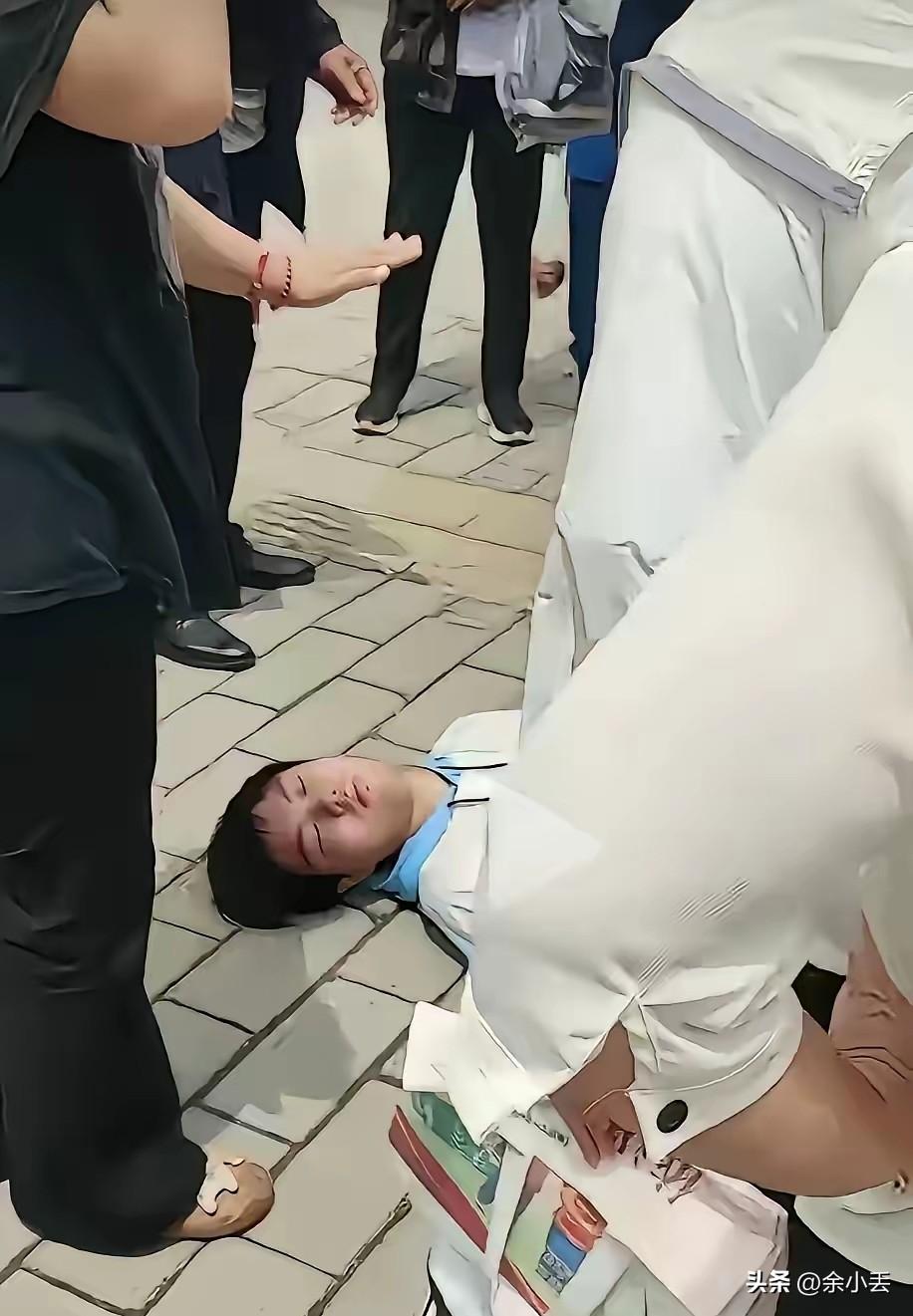 高考结束兴奋空翻摔晕！乐极生悲太揪心，千万学子引以为戒
 
我认为6月9号这事真