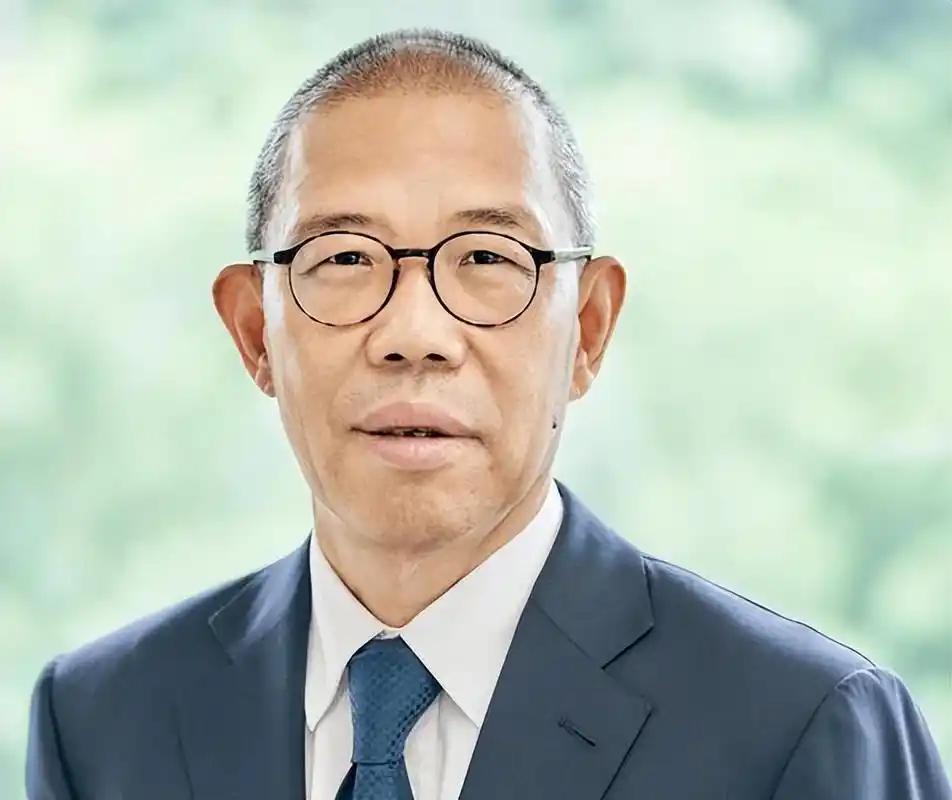 8月8日晚，央视财经《对话》播出，农夫山泉创始人钟睒睒又开炮了。
 
这期节目录
