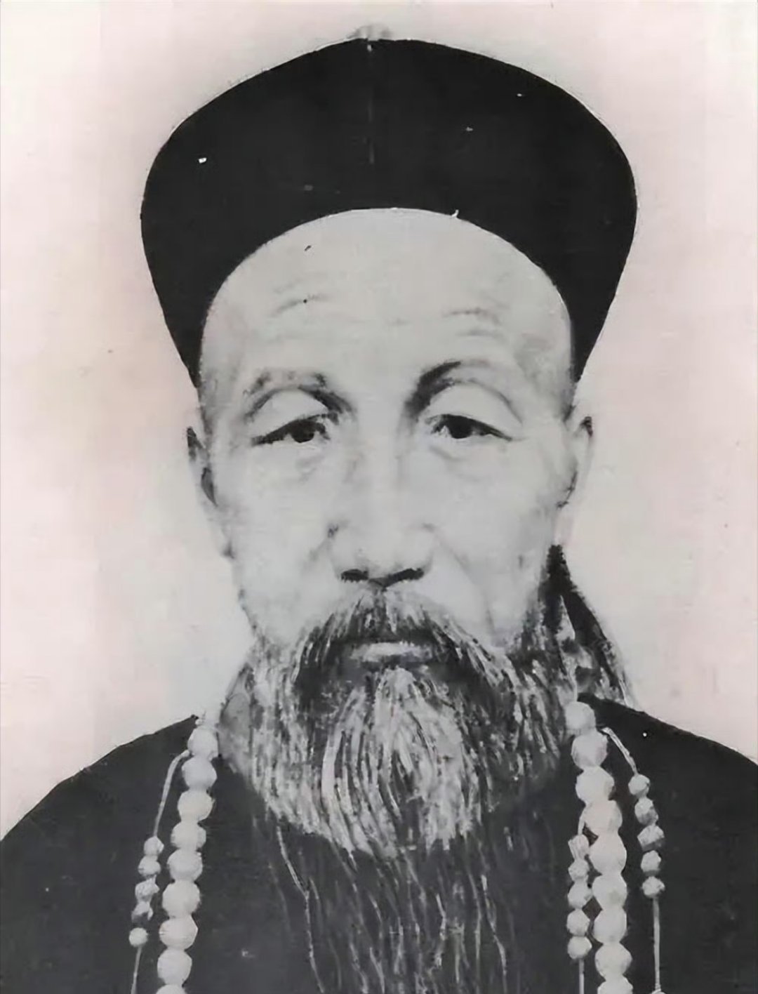 曾国藩：“晨不起，万事荒，幼不学，一生忙。能自律，乃自强。克己者，路方长。事败皆