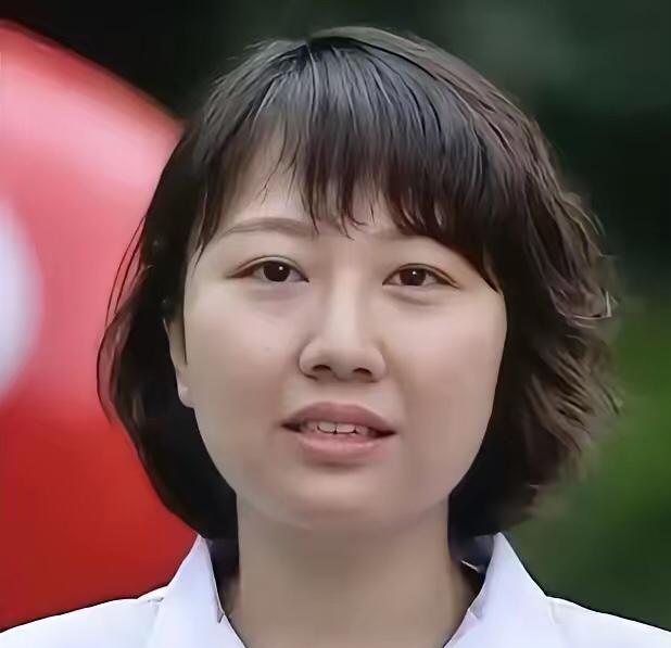 工作与隐私本是并行轨道，越界纠缠往往引发风波。当年居里夫人深耕科研，却因私人关系