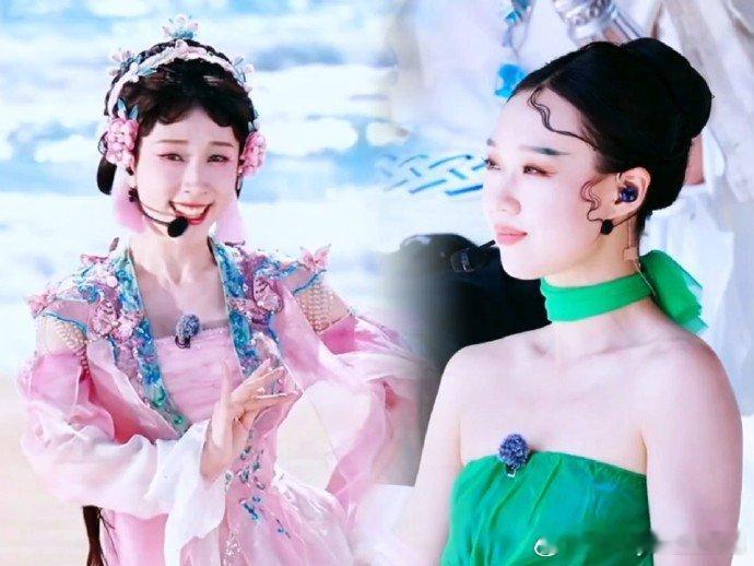 VaVa就喜欢逗管乐亲小婉vava又来逗这个管乐了[doge]发了自己喝小婉的亲