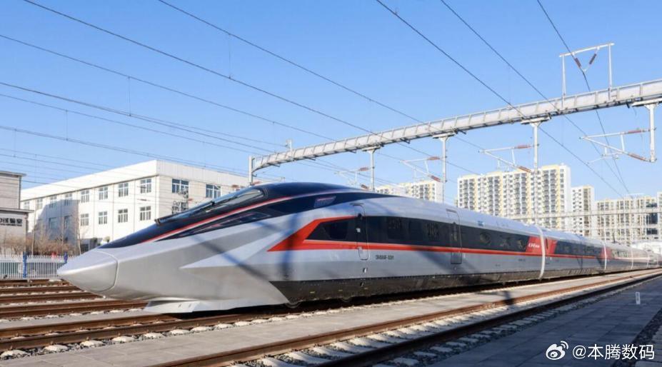 操作慢了或是快了，都可能导致停车甚至烧毁设备，但在如今的高铁上，这一切已全权交付