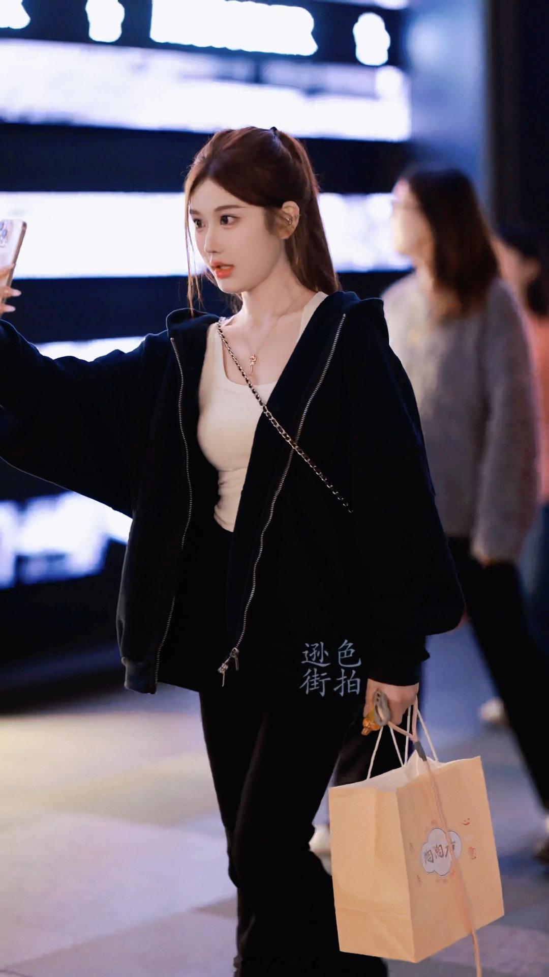 【成都街拍】晚安🌙🌙🌙丨摄影拍照每日穿搭