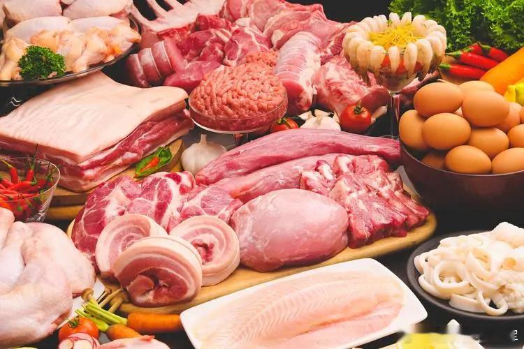 #为什么一入秋饭张力就拉满##健闻登顶计划# 【天冷了吃什么更滋补？】天冷了，选