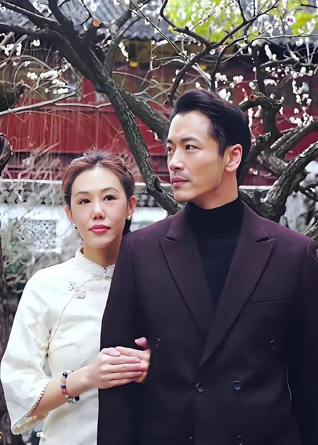 瞒着王姬，女儿高丽雯偷偷把证领了。王姬从美国飞回来，看着眼前的女婿薛皓文，开口就