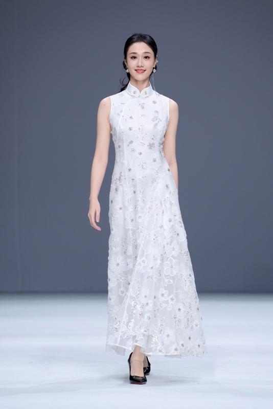 关雎记·关亚争|时尚厦门 2026春季中国国际时装周

"半山听雨"主题大秀以东