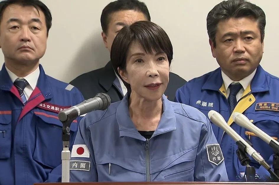 元旦就放核狠话！高市早苗作秀装腔，皱纹藏不住心慌 

高市早苗真是把元旦过成了“